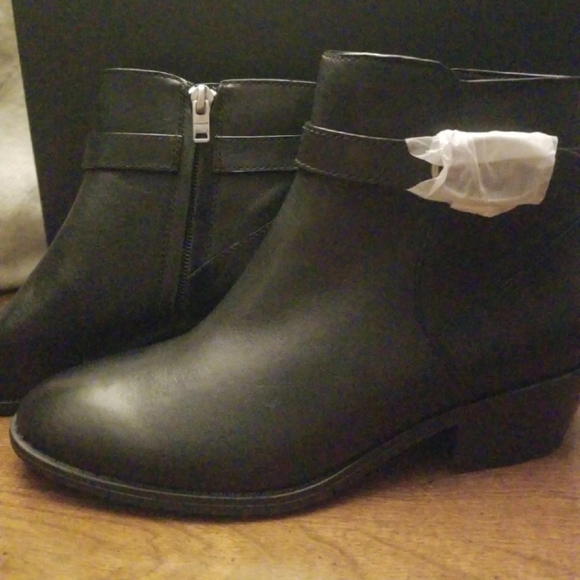 NWB Coach Leather Ankle Boot - Picture 4 of 11
